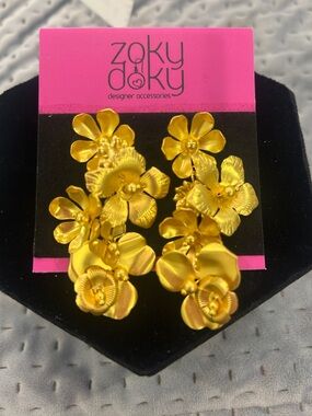 Zoky Doky Bold Gold Floral Drop Earrings-NWT